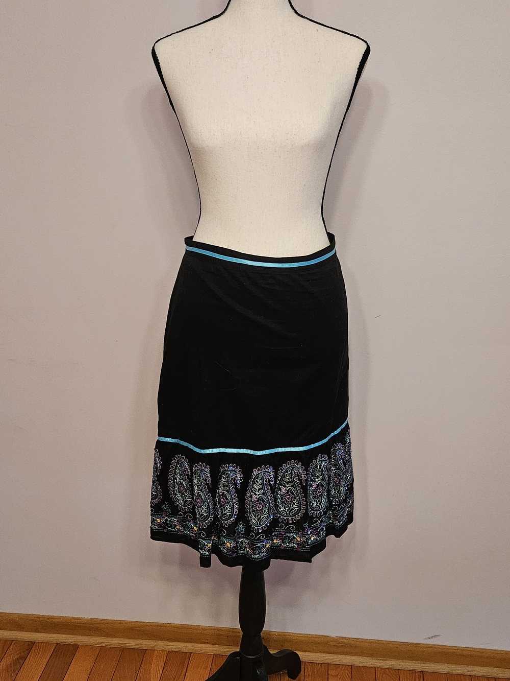 Boho Whimsigoth A-Line Black & Paisley-Embroidered Dream Skirt
